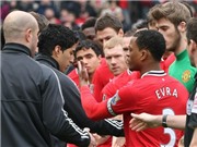 Bóng đá anh, ngoại hạng anh, lịch thi đấu euro 2012, Chạm mặt trở lại, Suarez quyết không bắt tay Evra